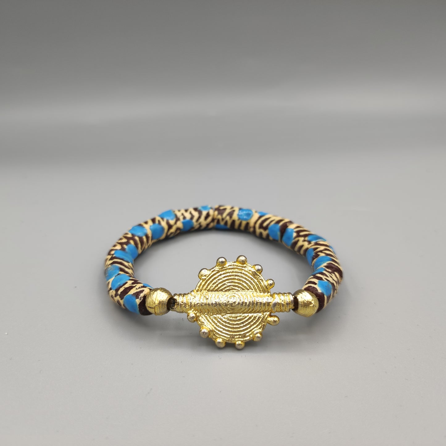 SUNSHINE- bracelet bleu- perles africaines krobo