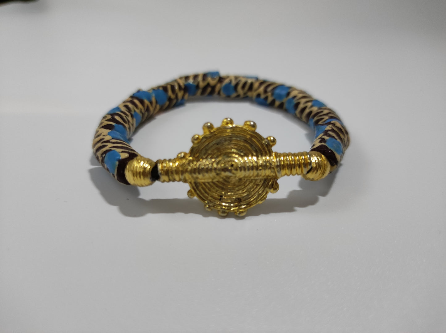SUNSHINE- bracelet bleu- perles africaines krobo
